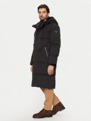 Guess Płaszcz zimowy M4BL44 WGJR2 Czarny Regular Fit. Czarne płaszcze męskie Guess, na zimę, m, z aplikacjami, z syntetyku, bez kaptura. Za 1,799.00 zł.