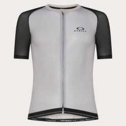 Oakley Koszulka Endurance Ultra Lite Foa404389-314. Szare buty sportowe męskie Oakley, l, bez wzorów, bez kołnierzyka, bez ramiączek, rowerowe. W wyprzedaży za 460.50 zł.