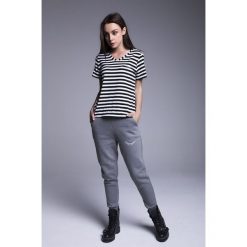Naoko - Spodnie Voyage. Spodnie sportowe damskie marki Nike. Za 159.90 zł.