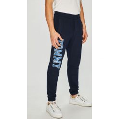 Tommy Jeans - Spodnie. Spodnie materiałowe męskie marki Tommy Jeans. W wyprzedaży za 239.90 zł.