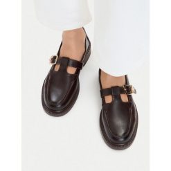 Półbuty U.S. Polo Assn. Brązowe mokasyny damskie U.S. Polo Assn., bez wzorów, bez obcasa, bez zapięcia. Za 259.99 zł.