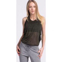 Nike - Top. Szare topy damskie Nike, z nadrukiem, z dzianiny, z okrągłym kołnierzem, bez rękawów. W wyprzedaży za 119.90 zł.
