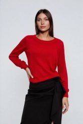 Sweter z wiskozy czerwony. Czerwone swetry damskie MOODO, l, bez wzorów, z wiskozy, bez kołnierzyka, bez ramiączek, bez kaptura. Za 119.99 zł.