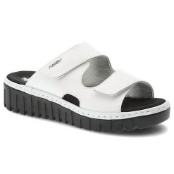 Klapki damskie Rieker, cholewka ze skóry naturalnej z regulowanymi paskami na rzepy odkryty fason profilowana wkładka, białe, V1392-80. Białe klapki damskie Rieker, bez wzorów, ze skóry, bez obcasa, na koturnie, bez zapięcia. Za 269.90 zł.