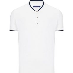 T-shirt w kolorze białym. T-shirty męskie marki RNT23. W wyprzedaży za 99.95 zł.
