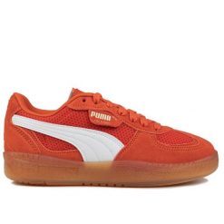 Buty damskie sportowe Puma PALERMO MODA VINTAGE WNS. Czerwone obuwie sportowe damskie Puma, bez wzorów, trekkingowe. W wyprzedaży za 219.00 zł.