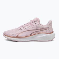 Buty do biegania PUMA Skyrocket Lite Elevate. Czerwone obuwie sportowe damskie Puma, bez wzorów, do biegania. Za 180.99 zł.