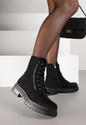 Czarne Botki Workery Ozdobione Suwakiem Clarena. Czarne botki damskie Renee, eleganckie, bez obcasa, na płaskiej podeszwie, bez zapięcia. Za 159.99 zł.
