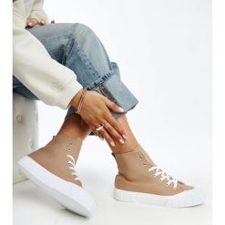 Brązowe wysokie trampki Vinka. Brązowe trampki i tenisówki damskie bez wzorów, z gumy, eleganckie, bez zapięcia. Za 81.83 zł.