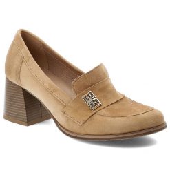 Półbuty damskie Armodo, cholewka ze skóry naturalnej zamszowej wsuwany fason z ozdobnym paskiem i metalowym elementem, brązowe, 20207. Brązowe półbuty damskie Armodo, z aplikacjami, ze skóry, biznesowe, bez obcasa, na obcasie, bez zapięcia. Za 429.00 zł.