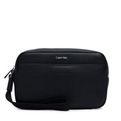 Saszetka Calvin Klein. Czarne saszetki męskie Calvin Klein, młodzieżowe, małe. Za 289.99 zł.