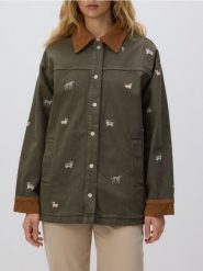 Jeansowa kurtka z haftem - zielony. Zielone kurtki damskie Reserved, l, bez wzorów, z denimu, bez kaptura. Za 229.99 zł.