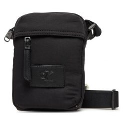Saszetka Calvin Klein Jeans. Czarne saszetki męskie Calvin Klein Jeans, z jeansu, młodzieżowe, małe. Za 149.99 zł.