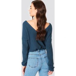 NA-KD Sweter z dzianiny z dekoltem V - Blue. Swetry damskie marki NA-KD. Za 121.95 zł.