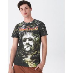 T-shirt z nadrukiem The summer heroes - Kremowy. Białe t-shirty męskie House, l, bez wzorów, bez kołnierzyka. W wyprzedaży za 19.99 zł.