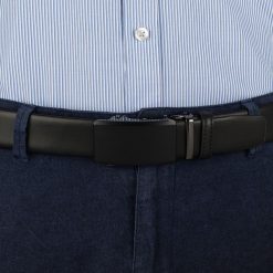 Pasek męski skórzany 3,5 cm klamra automatyczna Beltimore czarny 02-593 : Kolory - czarny, Rozmiar pasków - r.115-130 cm. Czarne paski damskie bez wzorów, ze skóry, wizytowe. Za 64.99 zł.