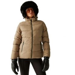 Damska kurtka narciarska z kapturem Dare 2B Glamourize V. Brązowe kurtki snowboardowe damskie Dare 2b, bez wzorów, z kapturem, narciarskie. Za 449.99 zł.