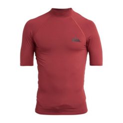 Koszulka surf UPF 50 z krótkim rękawem dla Mężczyzn EVERYDAY Czerwony. Czerwone koszulki sportowe męskie Quiksilver, m, bez wzorów, z elastanu, bez kołnierzyka, bez ramiączek. Za 129.99 zł.
