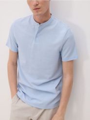 Koszulka polo regular ze stójką - jasnoniebieski. Niebieskie koszulki polo męskie Reserved, l, bez wzorów, z bawełny, bez ramiączek. Za 69.99 zł.