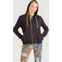 BLUZA VERSACE JEANS COUTURE. Czarne bluzy damskie Versace Jeans Couture, l, bez wzorów, z bawełny, z kapturem. Za 1,109.00 zł.