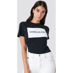 Calvin Klein T-shirt Institutional Box Logo Regular Fit - Black. T-shirty damskie marki Calvin Klein. W wyprzedaży za 142.06 zł.