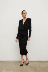 Długa sukienka z marszczeniami w kolorze BLACK - MANNER-S. Czarne sukienki damskie Marsala, na imprezę, m, bez wzorów, z poliesteru, eleganckie, bez kołnierzyka, bez ramiączek, maxi, dopasowane. Za 499.90 zł.