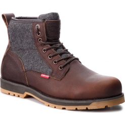 Kozaki LEVI'S - 226789-931-29 Dark Brown. Brązowe kozaki męskie Levi's, z materiału, eleganckie. W wyprzedaży za 369.00 zł.