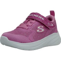 Buty SKECHERS WAVE 92 Srebrny. Szare obuwie sportowe damskie Skechers, bez wzorów, z tkaniny, na fitness i siłownię. Za 156.99 zł.