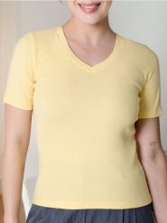 Koszulka basic - żółty. Żółte t-shirty damskie Sinsay, l, bez wzorów, bez kołnierzyka. W wyprzedaży za 11.99 zł.