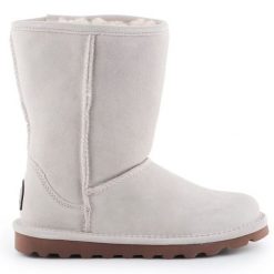 Buty zimowe Bearpaw Elle Short 1962W-909 Winter White białe. Białe śniegowce i trapery damskie z materiału, przed kolano. Za 613.11 zł.