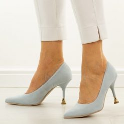 Błękitne zamszowe Polskie szpilki damskie Suzana 2201. Niebieskie szpilki damskie Suzana, bez wzorów, z zamszu, bez obcasa, bez zapięcia. Za 249.00 zł.