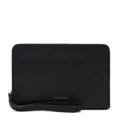 Saszetka Calvin Klein. Czarne saszetki męskie Calvin Klein, młodzieżowe, małe. Za 289.99 zł.