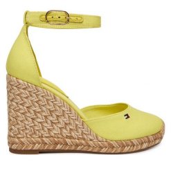 Espadryle Tommy Hilfiger. Żółte espadryle damskie Tommy Hilfiger, bez wzorów, bez obcasa, bez zapięcia. Za 409.99 zł.