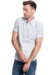 KOSZULA MĘSKA WRANGLER SS 1 PKT SHIRT REAL WHITE W5J1BMXW1 112130166. Białe koszule męskie Wrangler, m, bez wzorów, bez kołnierzyka, bez ramiączek. Za 129.99 zł.
