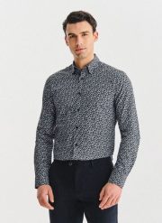 PAKO LORENTE – Czarna koszula w drobny wzór. Czarne koszule męskie Pako Lorente, xxl, bez wzorów, z bawełny, bez kołnierzyka, bez ramiączek. Za 199.99 zł.