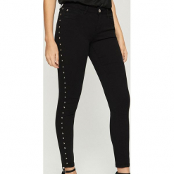 Spodnie skinny z aplikacją - Czarny. Spodnie materiałowe damskie marki Sinsay. W wyprzedaży za 39.99 zł.