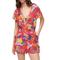 Kombinezon damski Superdry Beach Playsuit na lato kolorowy. Czerwone szorty sportowe damskie Superdry., na lato, bez wzorów, z wiskozy, sportowe, trekkingowe. Za 197.00 zł.
