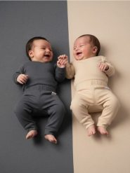 Ocieplane spodnie 2 pack - szary. Szare spodenki niemowlęce Sinsay, bez wzorów. Za 19.99 zł.