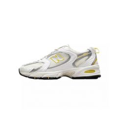 Buty New Balance 530 białe do biegania. Szare obuwie sportowe damskie New Balance, bez wzorów, z gumy, do biegania. Za 419.00 zł.