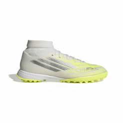Damskie buty piłkarskie adidas F50 Sparkfusion League TF. Białe obuwie sportowe damskie Adidas, bez wzorów, do piłki nożnej. Za 394.45 zł.