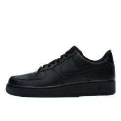 Buty do chodzenia dla dorosłych Nike Air Force 1 '07 Black. Czarne obuwie sportowe damskie Nike, bez wzorów, ze skóry, trekkingowe, Nike Air Force. Za 565.00 zł.