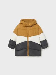 Mayoral Kurtka zimowa 2.437 Brązowy Regular Fit. Brązowe buty zimowe chłopięce Mayoral, na zimę, bez wzorów, z syntetyku, bez kaptura. Za 179.99 zł.