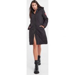 Płaszcz pikowany ARMANI EXCHANGE. Płaszcze damskie Armani Exchange, xl, bez wzorów, bez kaptura. W wyprzedaży za 919.17 zł.