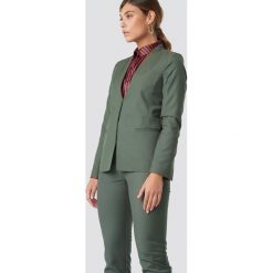 NA-KD Classic Marynarka bez kołnierza - Green. Żakiety damskie marki NA-KD Classic. W wyprzedaży za 101.47 zł.