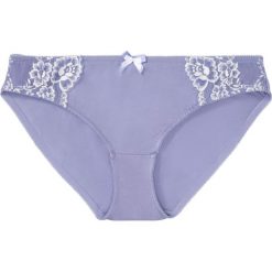 Figi. Niebieskie figi damskie bonprix, bez wzorów, z koronki. Za 37.99 zł.