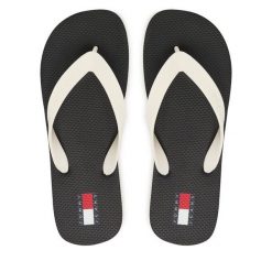 Japonki Tommy Jeans. Czarne klapki damskie Tommy Jeans, bez wzorów, z jeansu, bez obcasa. Za 129.99 zł.