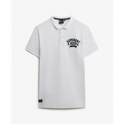 Koszulka polo klasyczna z aplikacją Superdry. Białe koszulki polo męskie Superdry., l, z aplikacjami, klasyczne, bez ramiączek. Za 261.60 zł.
