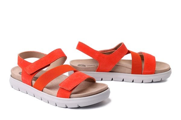 DR. BRINKMANN 710270-62 orange, sandały damskie. Brązowe sandały damskie Dr. Brinkmann, bez wzorów, ze skóry, bez obcasa, bez zapięcia. Za 263.92 zł.