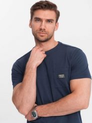 Ombre Męski casualowy t-shirt z naszytą kieszonką - granatowy V10 OM-TSCT-0109 XL. Niebieskie t-shirty męskie Ombre, m, bez wzorów, bez kołnierzyka. Za 39.99 zł.