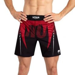 Spodenki męskie Venum Adrenaline Fight. Czarne krótkie spodenki sportowe męskie VENUM, m, bez wzorów. Za 279.99 zł.
